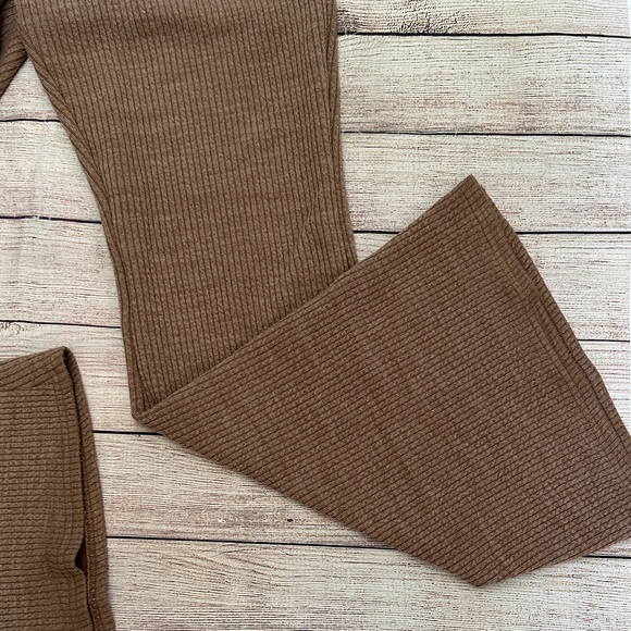 American Eagle Brown Ribbed Knit Bell Bottom Hippie Pants Size Large - Picture 3 of 6